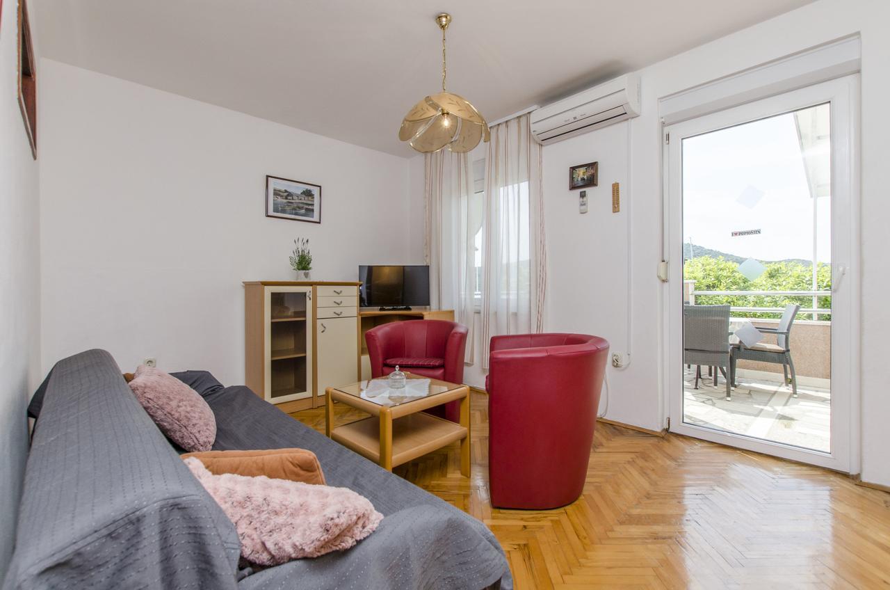 Apartment Danijela Primosten Exterior photo